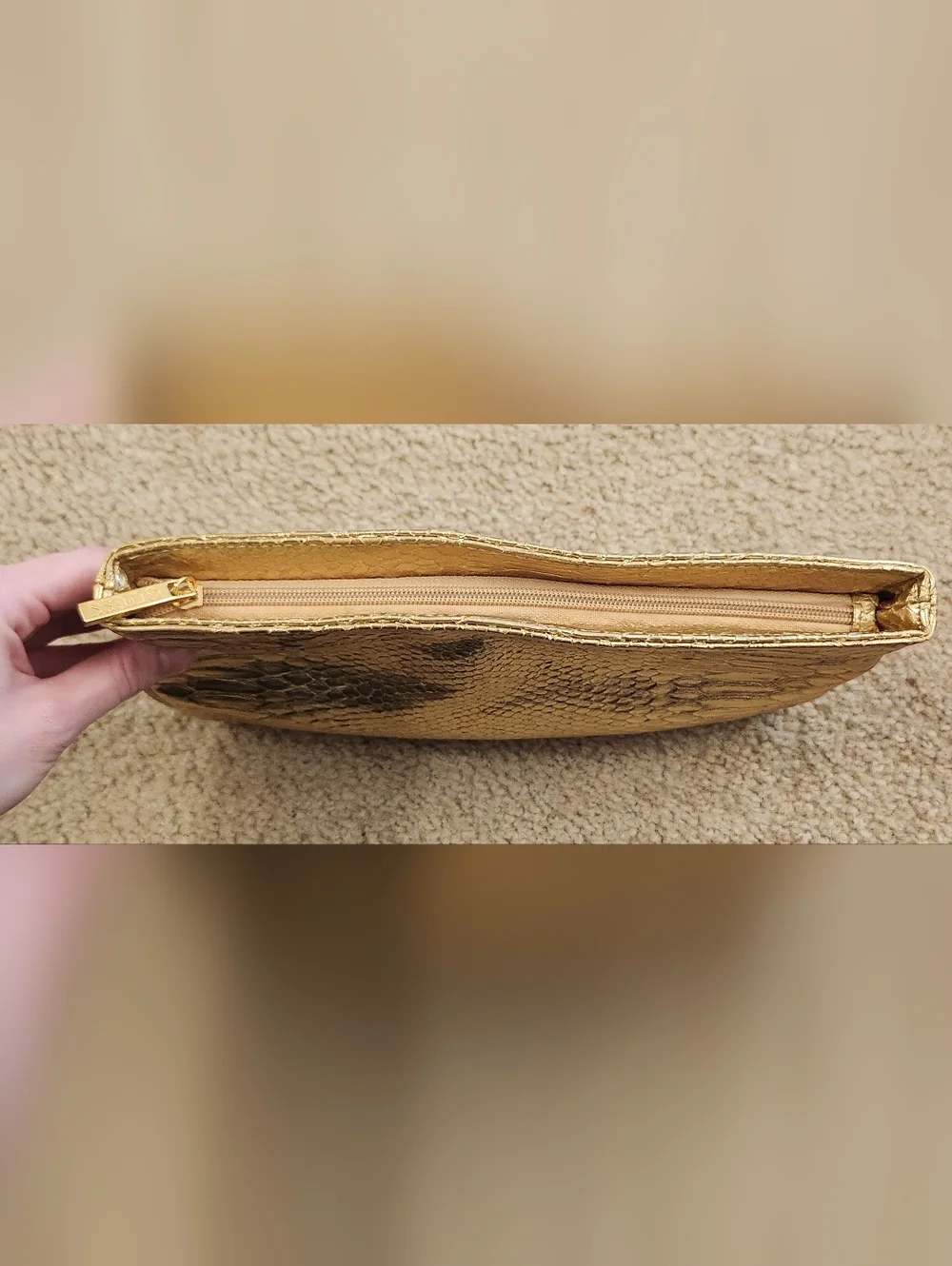 Guess‎ Gold Textured Clutch Cosmetic Bag #K